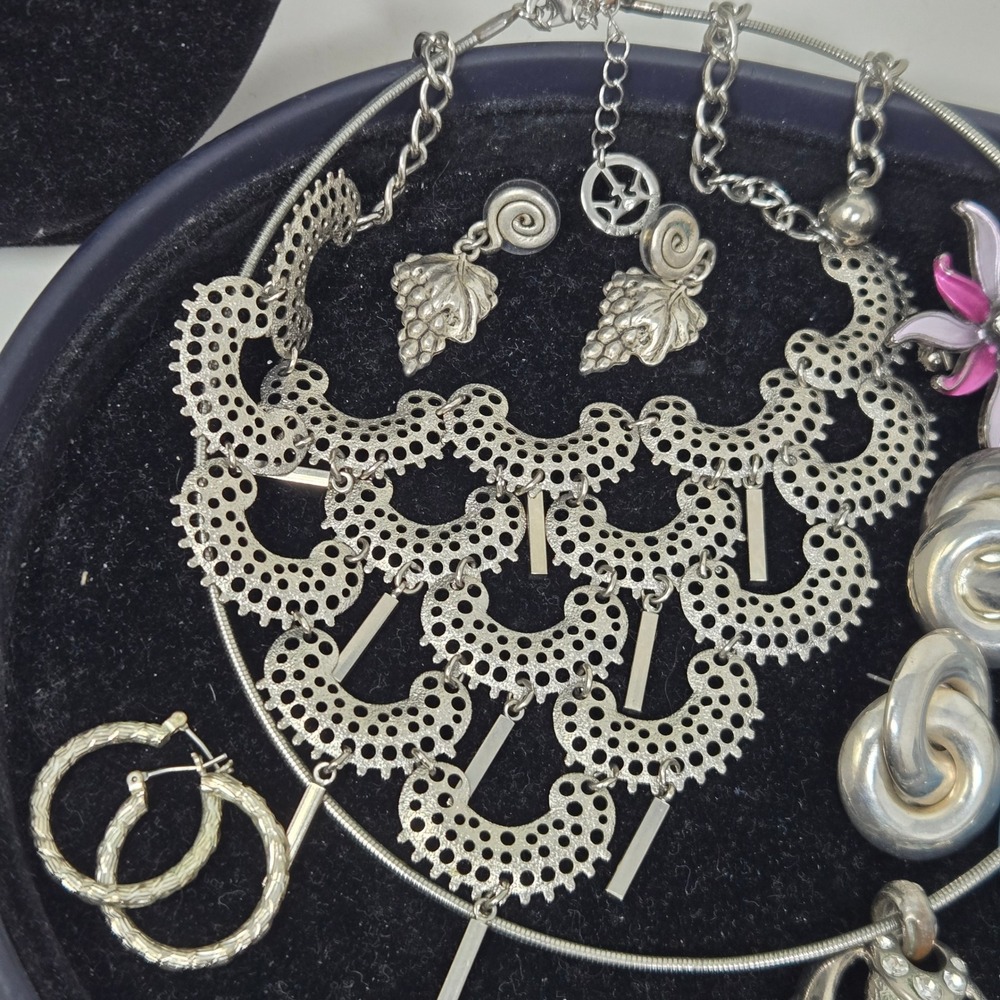 Silvertone Vintage to Modern Eclectic Jewelry Lot Crown‎ Trifari Napier WHBM - Picture 3 of 16